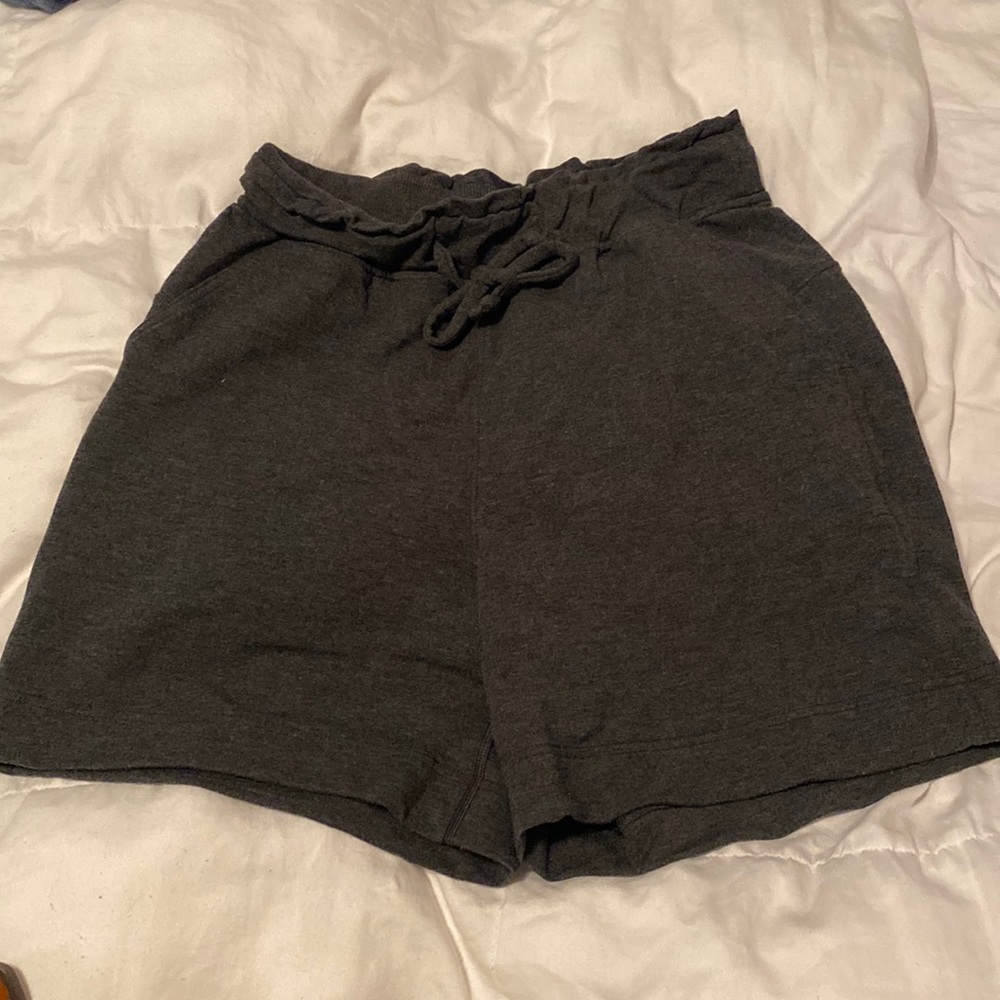 Lululemon Highwaisted Shoets